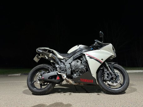 2014 Yamaha YZF-R1, белый, 1100000 рублей, вид 3
