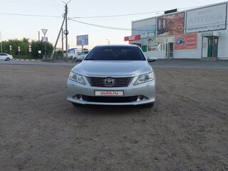 2012 Toyota Camry VII (XV50), серебристый, 1950000 рублей, вид 3