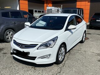 2016 Hyundai Solaris I Рестайлинг, белый, 900000 рублей, вид 2