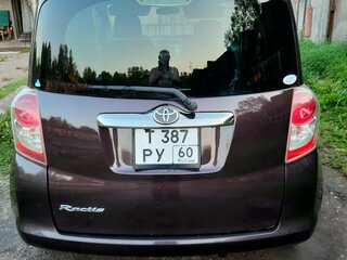 2010 Toyota Ractis I, коричневый, 850000 рублей, вид 5
