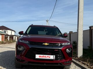 2022 Chevrolet TrailBlazer III, красный, 1680000 рублей, вид 1