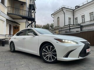 2019 Lexus ES 250 VII, белый, 4200000 рублей, вид 2