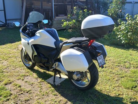 2010 Honda VFR 1200, белый, 950000 рублей, вид 1