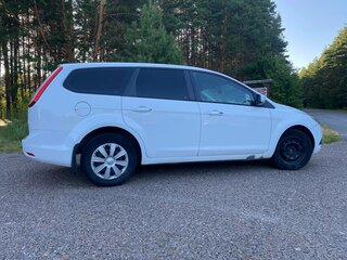 2010 Ford Focus II Рестайлинг, белый, 450000 рублей, вид 2