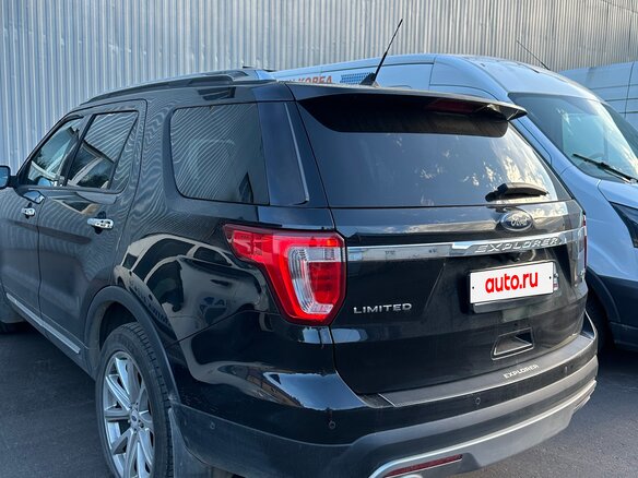 2017 Ford Explorer V Рестайлинг 2, чёрный, 2590000 рублей - вид 6