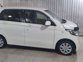 2016 Honda N-WGN I Рестайлинг, белый, 590000 рублей, вид 3