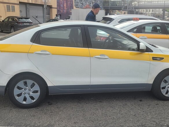 2016 Kia Rio III Рестайлинг, жёлтый, 750000 рублей - вид 8