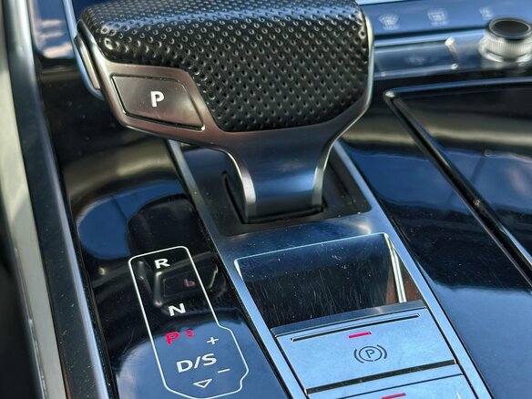2019 Audi Q8 50 TDI I (4M), синий, 6500000 рублей - вид 3