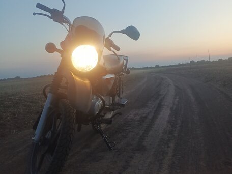 2024 Bajaj Boxer BM 125, красный, 160000 рублей, вид 1