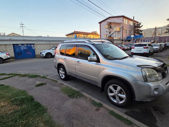 2010 Nissan X-Trail II, серебристый, 900000 рублей - вид 1