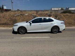 2019 Toyota Camry VIII (XV70), белый, 2100000 рублей, вид 5