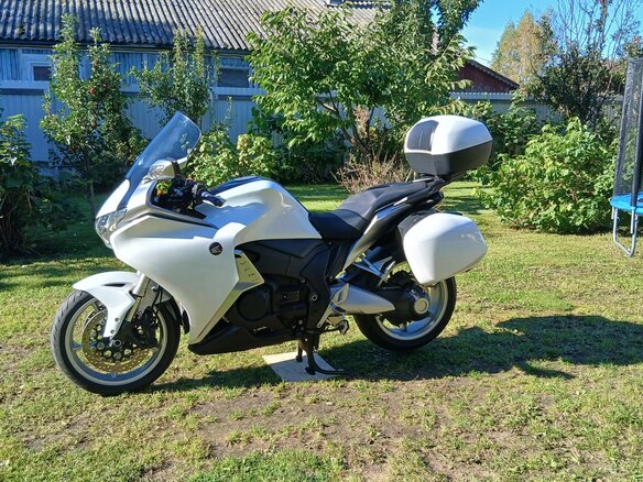 2010 Honda VFR 1200, белый, 950000 рублей - вид 7