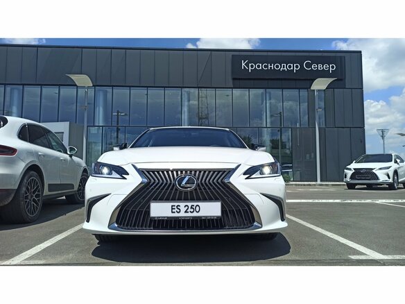 2021 Lexus ES 250 VII, белый - вид 7
