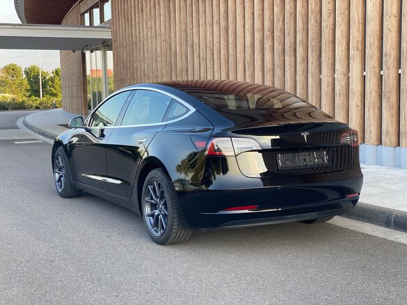 2018 Tesla Model 3 Mid Range I, чёрный - вид 6