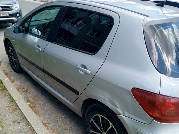 2001 Peugeot 307 I, серебристый, 300000 рублей - вид 8