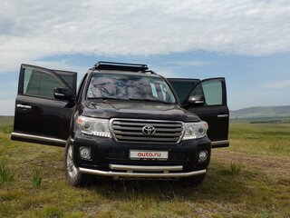 2014 Toyota Land Cruiser 200 Series Рестайлинг 1, чёрный, 3800000 рублей, вид 1