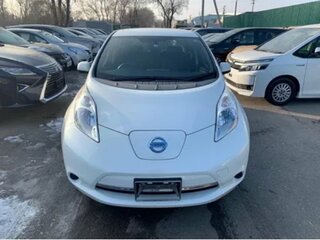 2013 Nissan Leaf (EM57) I (ZE0/AZE0), белый, 1350000 рублей, вид 2