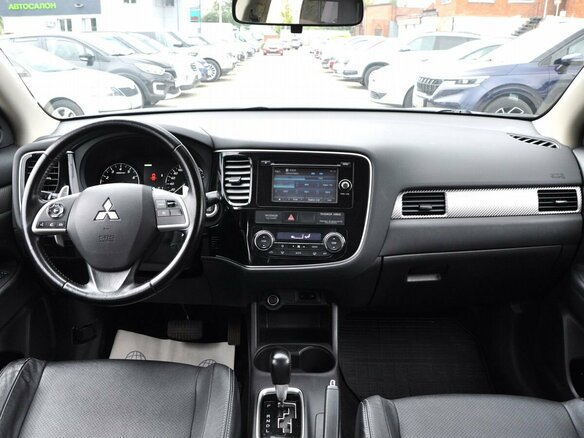 2014 Mitsubishi Outlander III, белый - вид 10