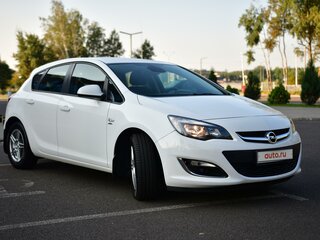 2013 Opel Astra J Рестайлинг, белый, 891501 рублей, вид 3