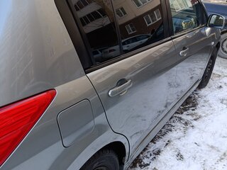 2011 Nissan Tiida I Рестайлинг, серый, 850000 рублей, вид 4