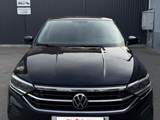 2022 Volkswagen Polo VI, чёрный, 1780000 рублей, вид 2