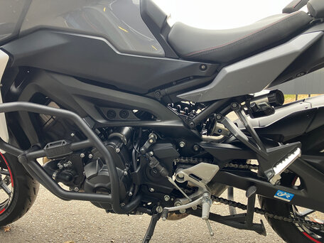 2020 Yamaha MT-09 Tracer (FJ-09), серый, 950000 рублей, вид 3