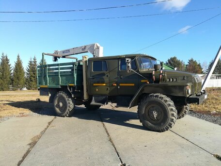 1992 Урал 4320, зелёный, 2500000 рублей, вид 1