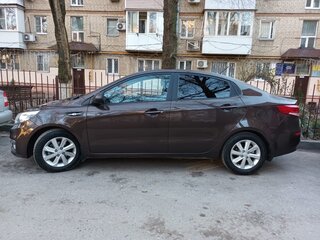2017 Kia Rio III Рестайлинг, коричневый, 999000 рублей, вид 5