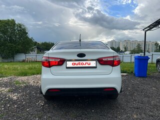 2014 Kia Rio 4-speed III, белый, 920000 рублей, вид 3