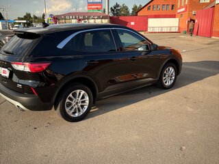 2020 Ford Escape IV, чёрный, 1700000 рублей, вид 4