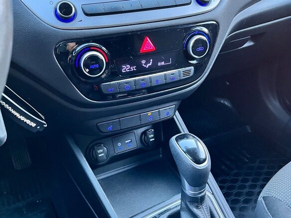 2018 Hyundai Solaris II, красный, 1650000 рублей - вид 19