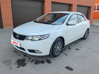 2009 Kia Cerato 4-speed II, белый, 700000 рублей, вид 2