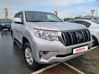 2018 Toyota Land Cruiser Prado 150 Series Рестайлинг 2, серебристый, 5100000 рублей, вид 3