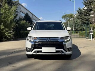 2022 Mitsubishi Outlander III Рестайлинг 3, белый, 2150000 рублей, вид 2