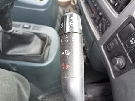 2003 Nissan Diesel, белый, 6000000 рублей, вид 3