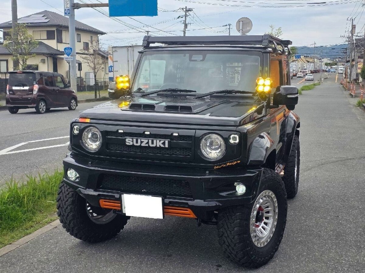 Открыть фотографии: Suzuki Jimny IV