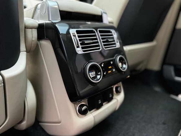 2018 Land Rover Range Rover IV Рестайлинг, серый, 5475000 рублей - вид 17