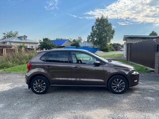 2014 Volkswagen Polo V, коричневый, 900000 рублей, вид 4