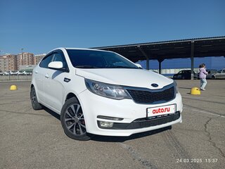 2015 Kia Rio III Рестайлинг, белый, 840000 рублей, вид 2