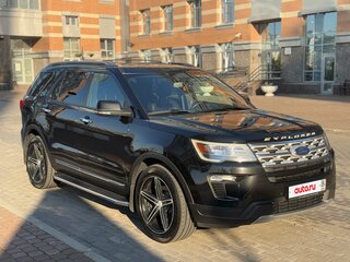 2018 Ford Explorer V Рестайлинг 2, чёрный, 3500000 рублей, вид 2