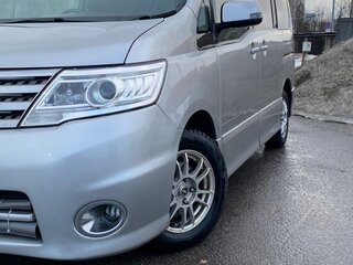 2009 Nissan Serena III (C25), серебристый, 1000000 рублей, вид 1