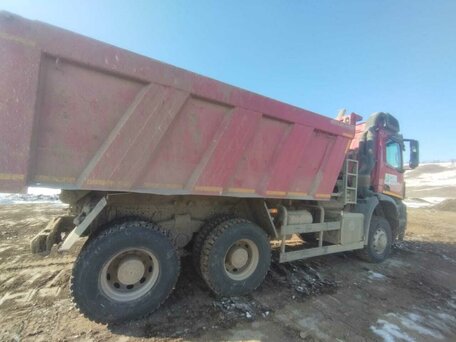 2021 Mercedes-Benz Arocs, красный, 3500000 рублей, вид 4