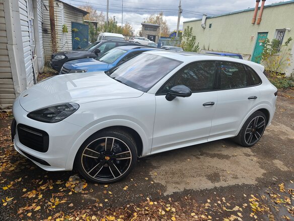 2019 Porsche Cayenne III, белый, 9999999 рублей - вид 1