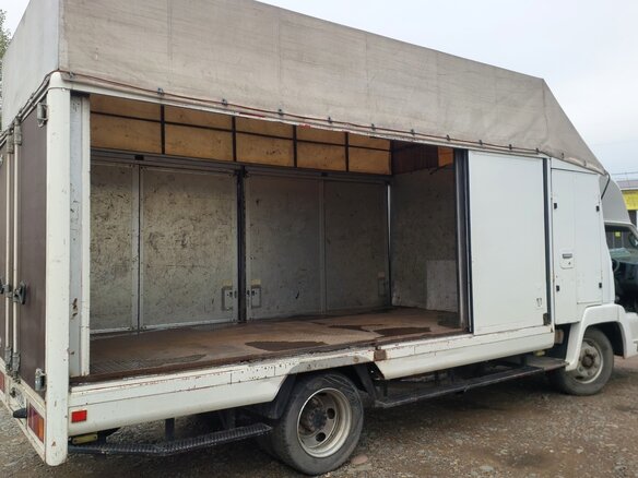1996 Toyota Dyna, белый, 1570000 рублей - вид 4