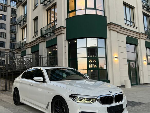 2018 BMW 5 серии 530i xDrive VII (G30/G31/G38), белый, 4575000 рублей