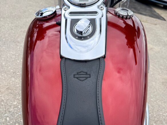 2010 Harley-Davidson Fat Bob, красный, 777000 рублей - вид 16
