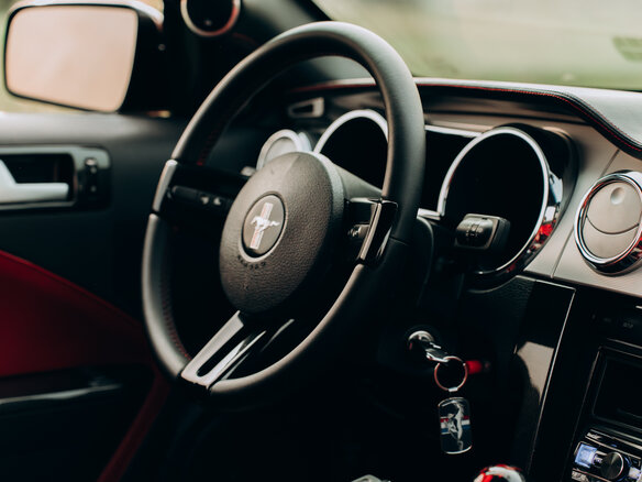 2005 Ford Mustang V, пурпурный, 3300000 рублей - вид 29