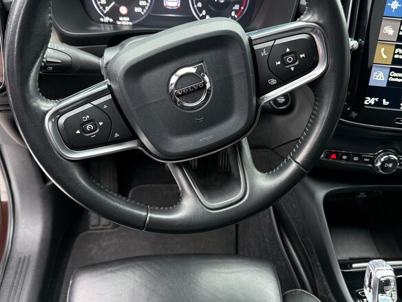 2019 Volvo XC40 I, коричневый, 2850000 рублей - вид 9