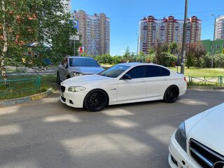 2011 BMW 5 серии 528i VI (F10/F11/F07), белый, 2000000 рублей, вид 1