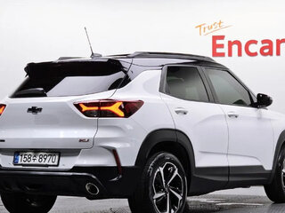 2023 Chevrolet TrailBlazer III Рестайлинг, белый, 1750000 рублей, вид 3
